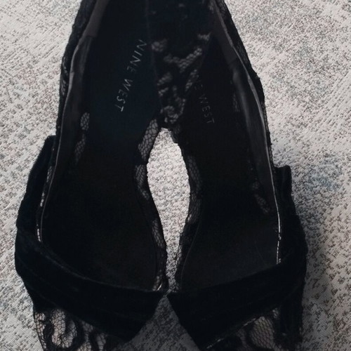 Nine West sandals like new, lace and velvet, heel 9cm, size 38.5
