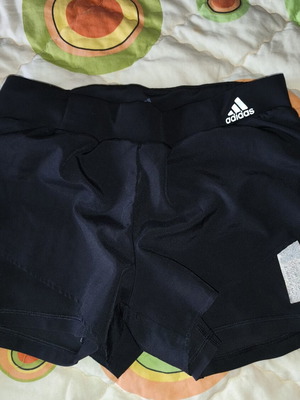 Adidas γυναικείο αθλητικό running σορτς σαν καινούργιο, μέγεθος XS, μαύρο
