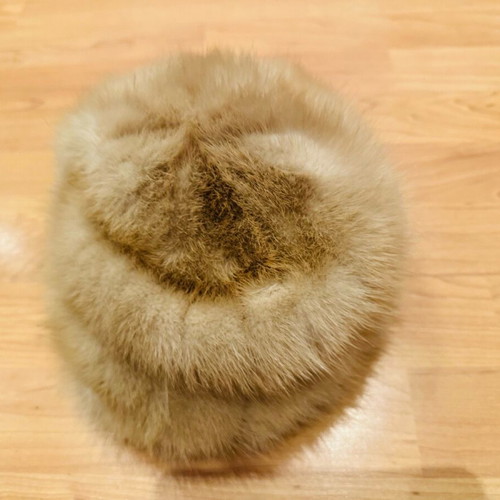 Mink fur hat like new, white broken