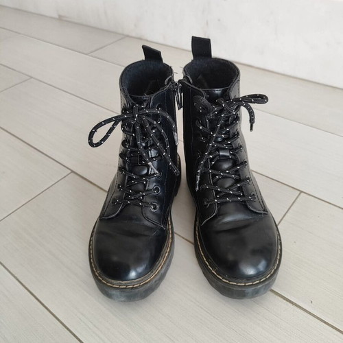 H&M children's boots size 31 like new, black with fur lining
