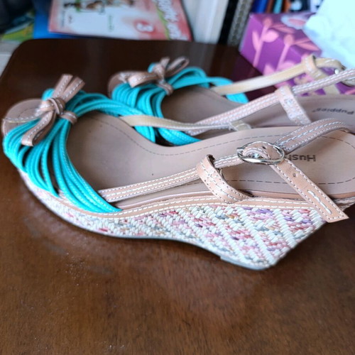 Hush Puppies turquoise platform sandals like new, size 38