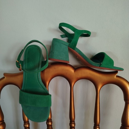 Tamaris green suede sandals size 36, like new