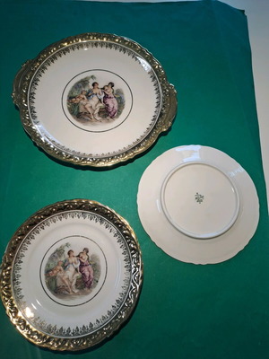 Bavaria platter with 4 dessert plates like new, gold trim