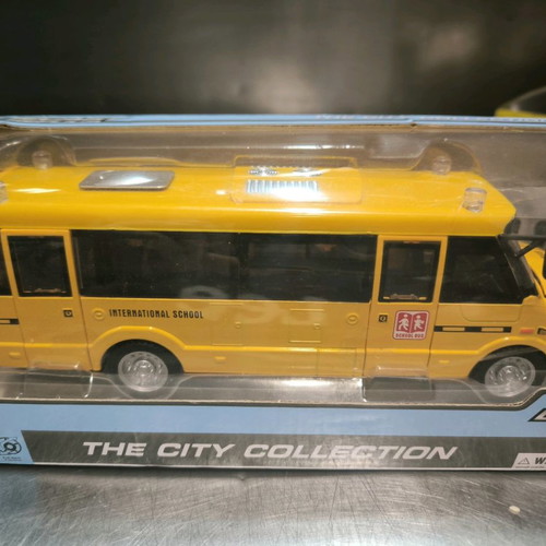 Toy bus 1:24 scale with light, sound, and opening parts new