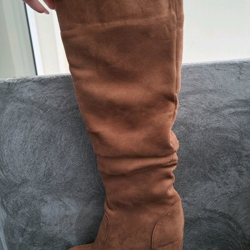 Boots tan suede knee-high like new, size 38
