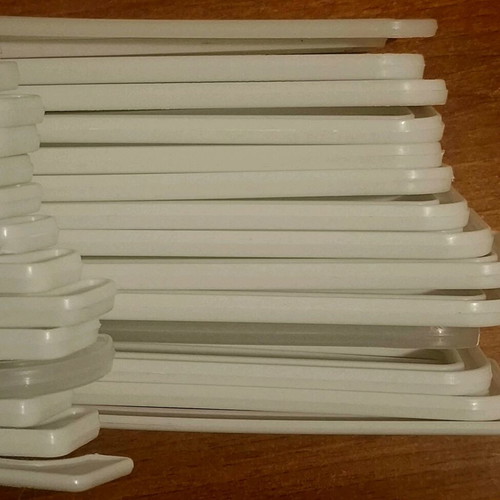 Small white hangers like new, pack of 15 pieces