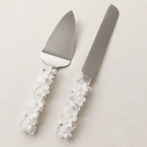 Cake Knife and Spatula Set like new with decorative handles