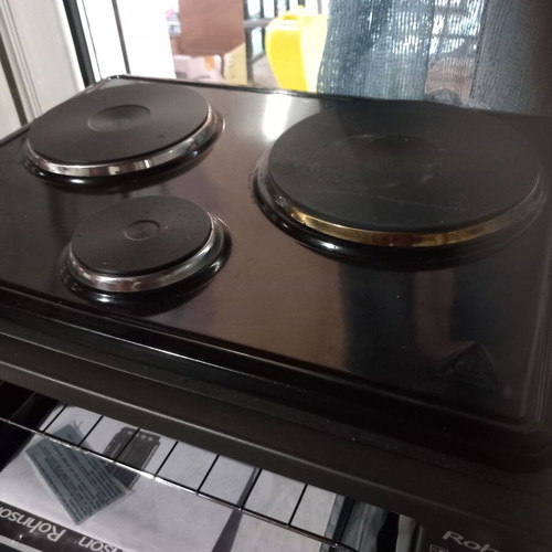 Oven with 3 burners new for cooking