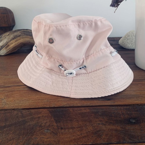 Beach hat like new, soft pink, size 59