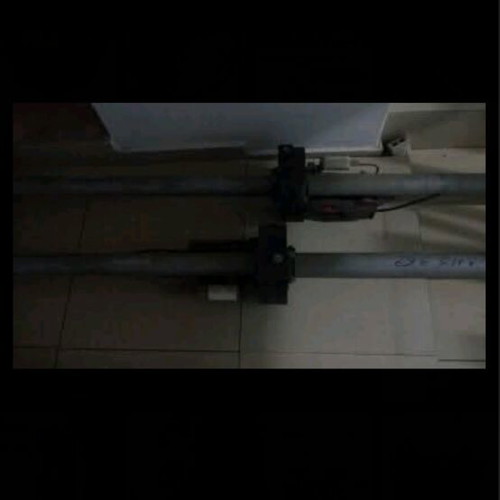 Roller shutters like new with electric motor and remote control