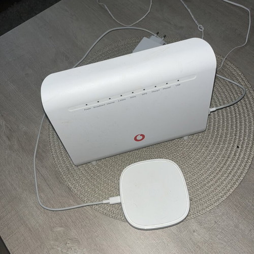 4G LTE Wi-Fi Router Set with SIM Card Dock and Power Adapter