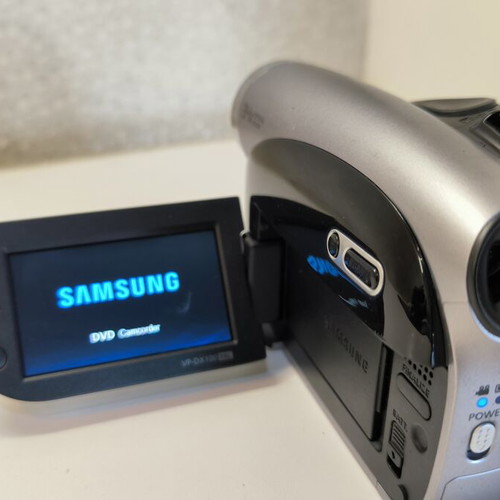 Samsung VP-DX100 DVD Camcorder new, complete with original box