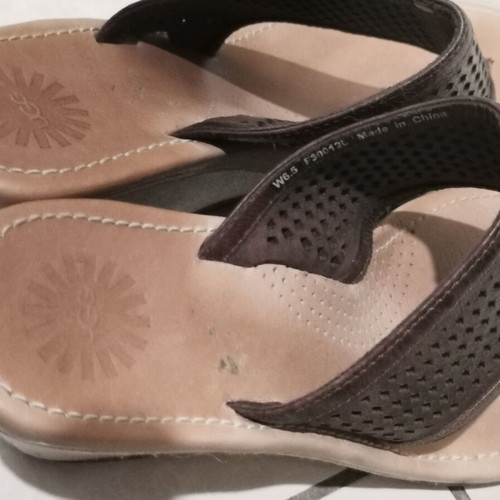 Ugg platform sandals used size 36 dark brown