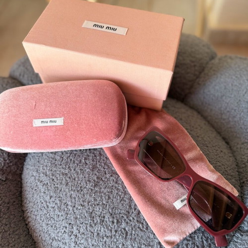 MiuMiu Sunglasses like new, red burgundy