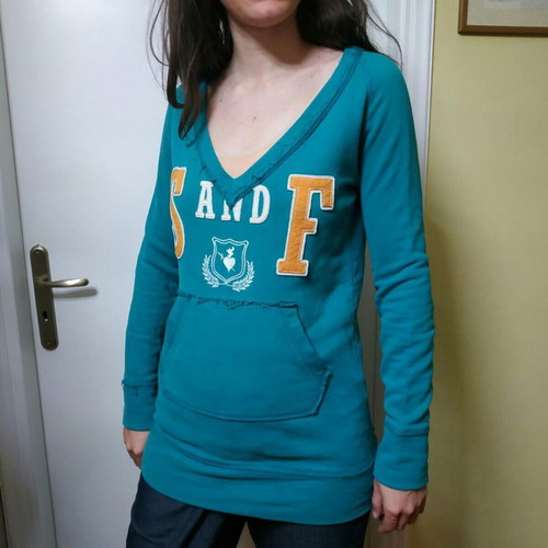 SugarFree turquoise V-neck long sweatshirt, small