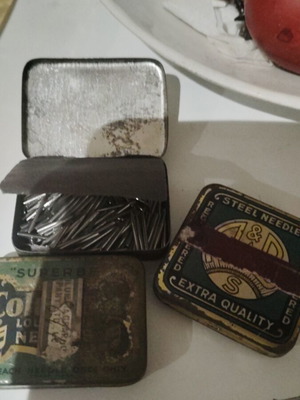 Gramophone needles used, open boxes