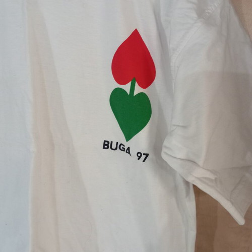 Mako women's t-shirt Avitano size L like new, white with chest design