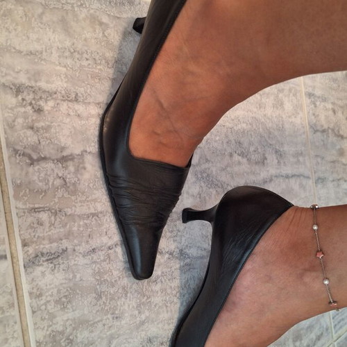 Black leather pointed pumps, size 36, 6cm heel