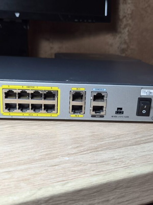 Cisco 1811 Integrated Services Router like new