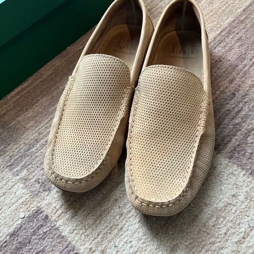 Men's moccasin shoes size 42 beige like new with belt