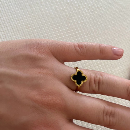Van Cleef ring used, collectible and authentic