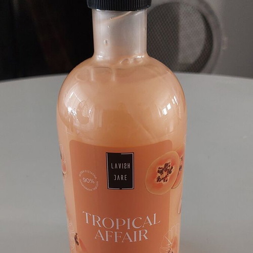 Lavish Care Tropical Affair Bath & Shower Gel 500ml new