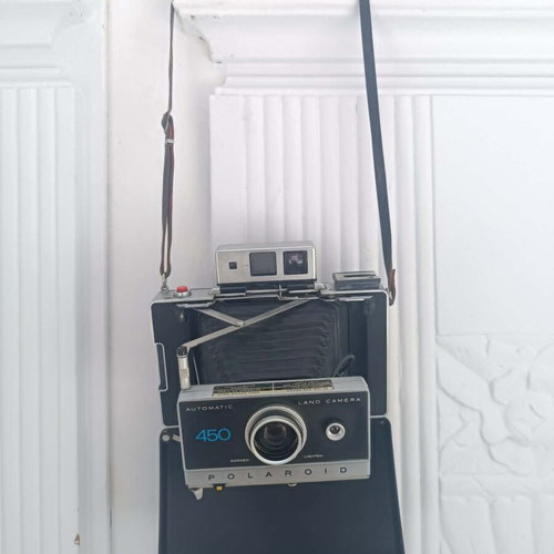 Polaroid Automatic 450 Land Camera like new, folding with glass lens