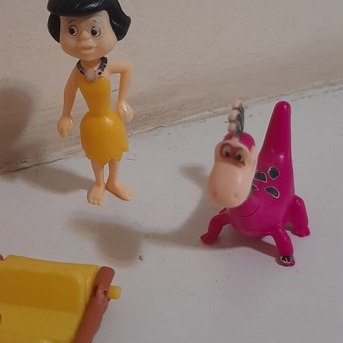 Vintage '90 Flintstones figure set of 5, like new, assembled
