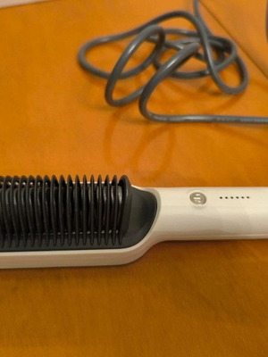 Hair straightening brush with ionizer new