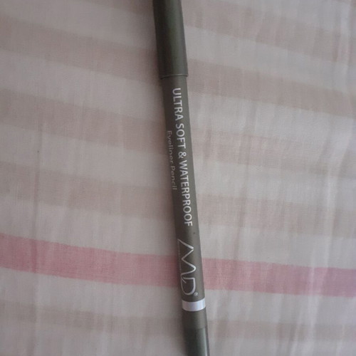 MD professional 361 green eye pencil like new