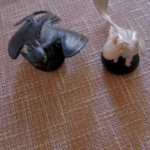 Dragons Toothless & Light Fury collectible figures cinema edition like new