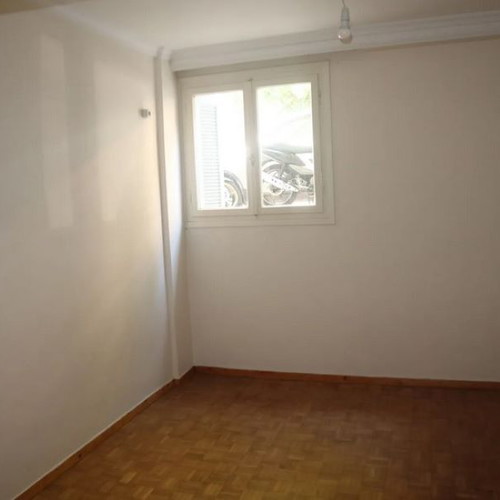 Διαμέρισμα στην Καλλιθέα ημιυπόγειο, 47 τ.μ., 1 υπνοδωμάτιο, ανακαινισμένο