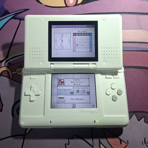 Nintendo DS Mew Edition like new with stylus