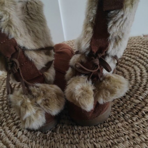 Toms boots like new, suede with fur, size 39, beige brown