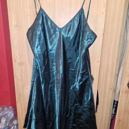 Nightgown like new, size XL, turquoise with adjustable straps