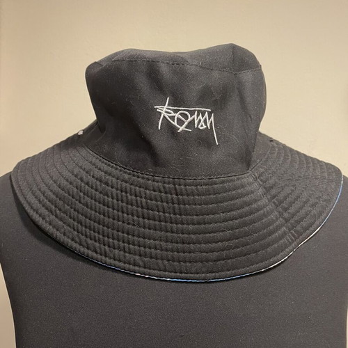 Reversible fabric hat like new, size M, black and multicolor