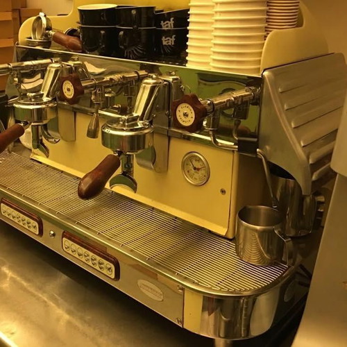 Elektra Barlume 2 Group Espresso Machine like new, vintage cream