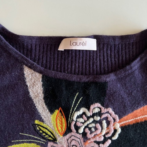 Laurel blouse used, silk cashmere, size Medium 38, purple with floral design