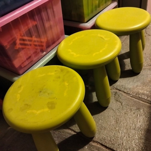 MAMMUT children's stool used for indoor and outdoor