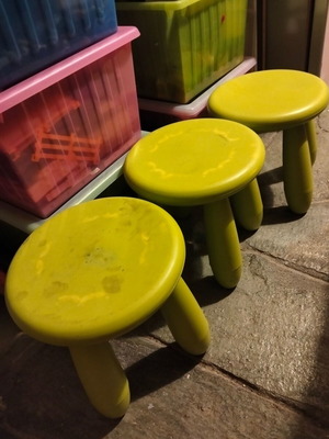 MAMMUT children's stool used for indoor and outdoor