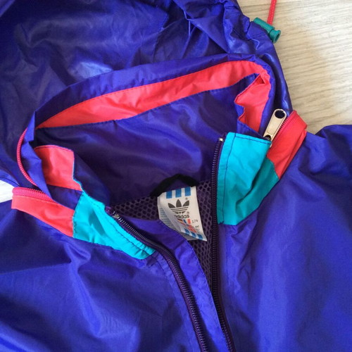 Adidas vintage windbreaker bright purple size S unisex used