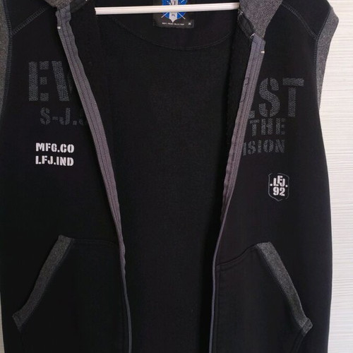Ever Best sleeveless sweatshirt used, black with gray details