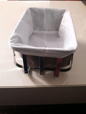 Bread basket like new with inox design and washable cloth
