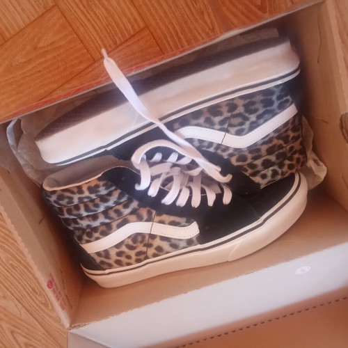 Vans boots size 38 like new black and white