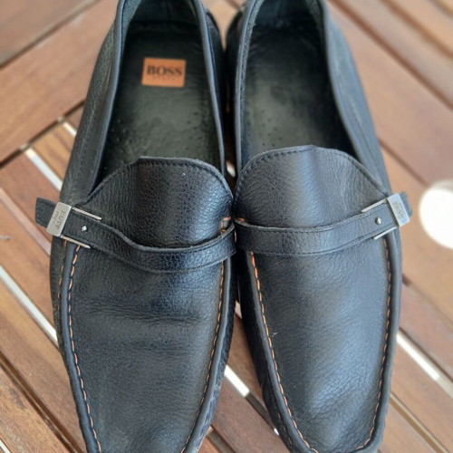 Boss men's leather moccasins like new, black