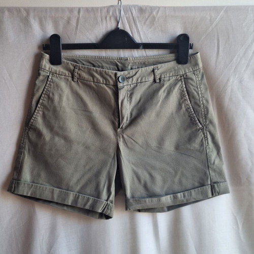 United Colors of Benetton Khaki Micro Stripe Chino Shorts Small like new