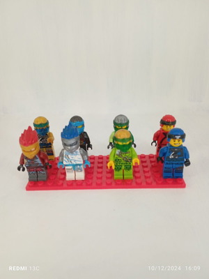 Φιγούρες Ninjago και Minecraft σετ 17, σαν καινούργιο, με οπλισμό