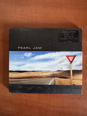 Pearl Jam Yield CD като нов, рок