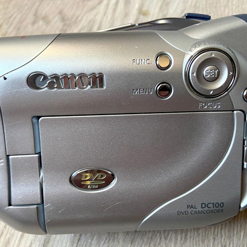 Canon DC100 MiniDVD Camcorder like new with remote and original accessories