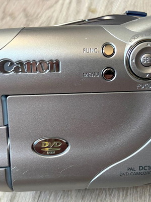 Canon DC100 MiniDVD Camcorder like new with remote and original accessories